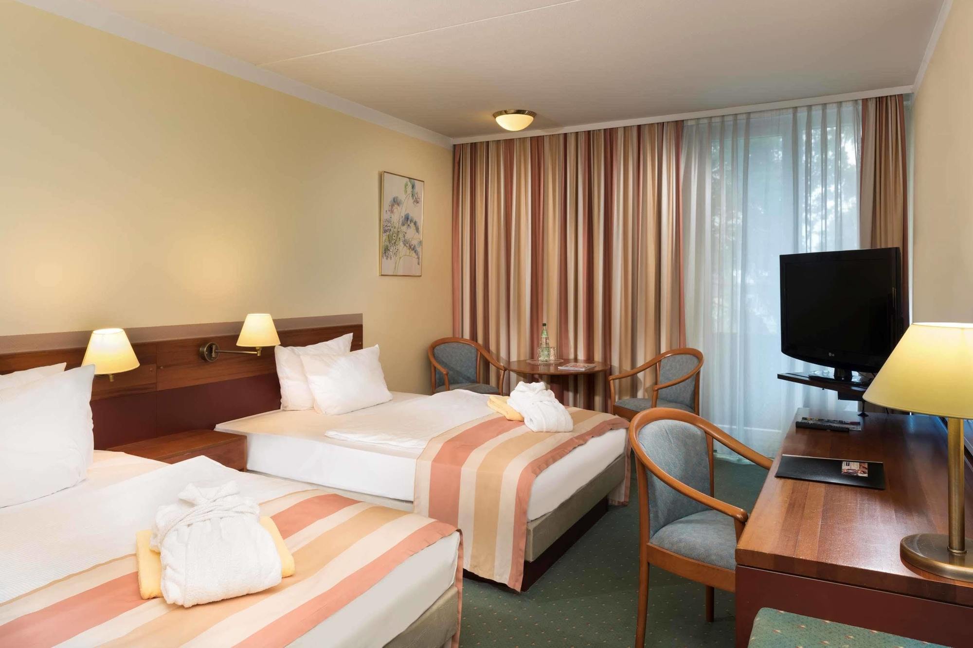 วินด์แฮม การ์เดน คัสเซล Hotel คาสเซล ภายนอก รูปภาพ